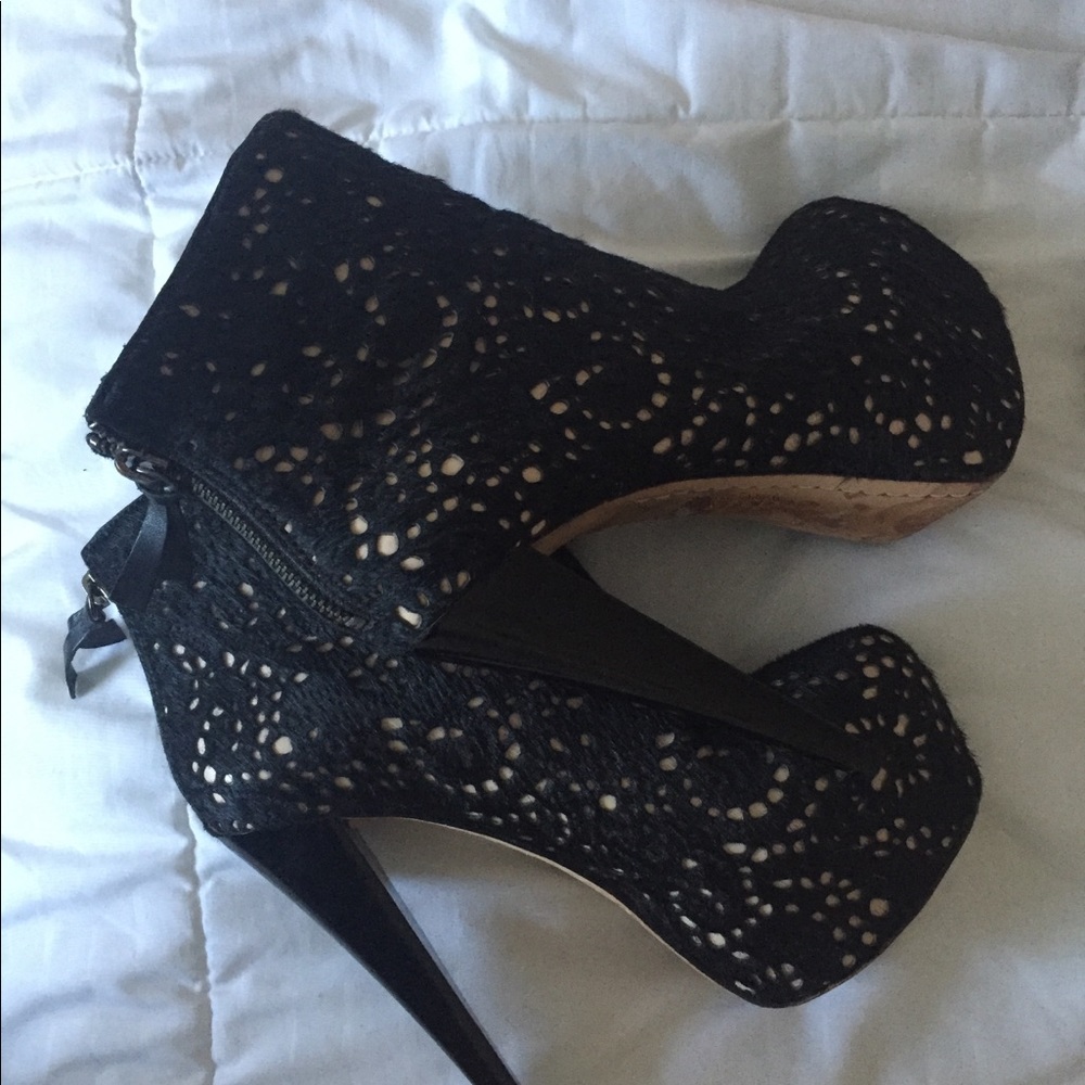 Alice + Olivia booties Sz. 37.5 - Picture 4 of 8